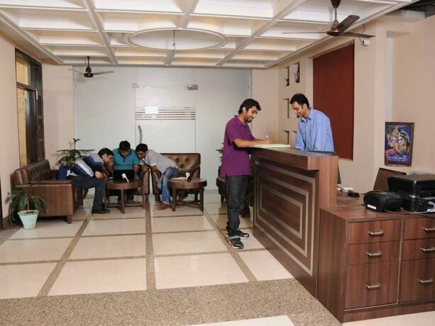 Imagen de los interiores del Hotel Diamond Inn, Chandigarh. Foto 9