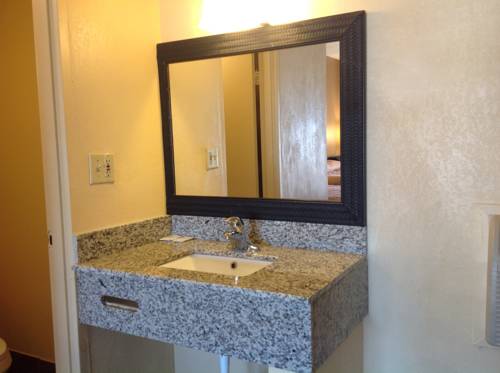 Imagen de la habitación del Hotel Diamond Inn & Suites. Foto 6