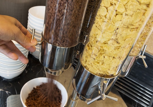 Imagen del bar/restaurante del Hotel Diamond Kuta Bali. Foto 2