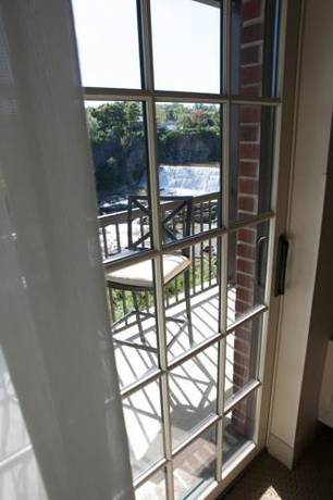 Imagen de la habitación del Hotel Diamond Mills & Tavern. Foto 8