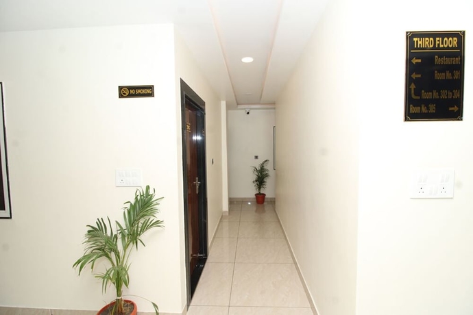 Imagen de los interiores del Hotel Diamond Palace, Bhopal. Foto 16