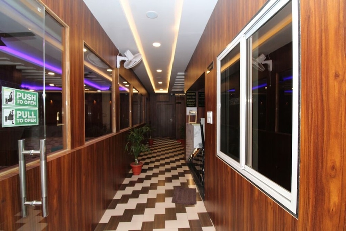 Imagen de los interiores del Hotel Diamond Palace, Bhopal. Foto 17