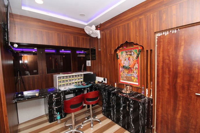 Imagen de los interiores del Hotel Diamond Palace, Bhopal. Foto 18
