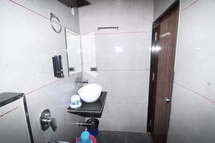 Imagen de la habitación del Hotel Diamond Palace, Bhopal. Foto 9