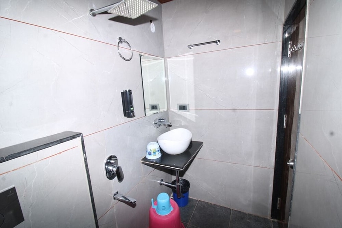 Imagen de la habitación del Hotel Diamond Palace, Bhopal. Foto 11