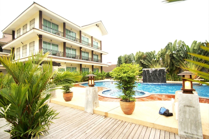 Imagen de la piscina del Hotel Diamond Park Inn Chiang Rai Resort. Foto 15