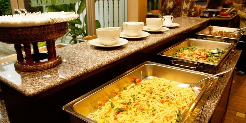 Imagen del bar/restaurante del Hotel Diamond Park Inn Chiang Rai Resort. Foto 4