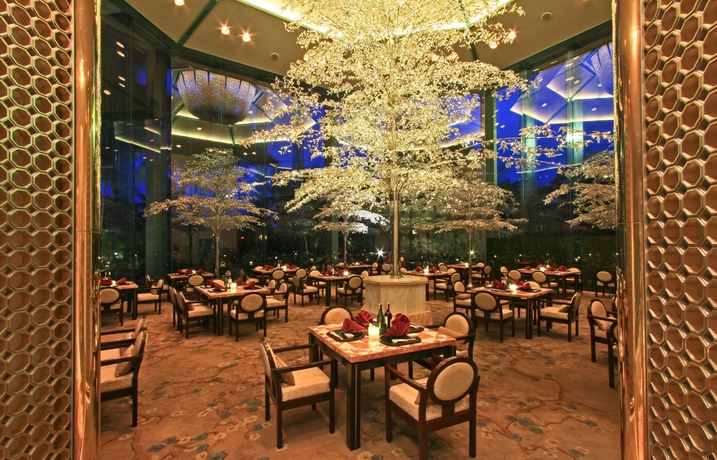 Imagen del bar/restaurante del Hotel Diamond Philippines. Foto 2