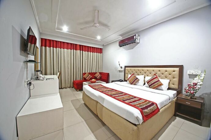 Imagen general del Hotel Diamond Plaza, Chandigarh. Foto 8