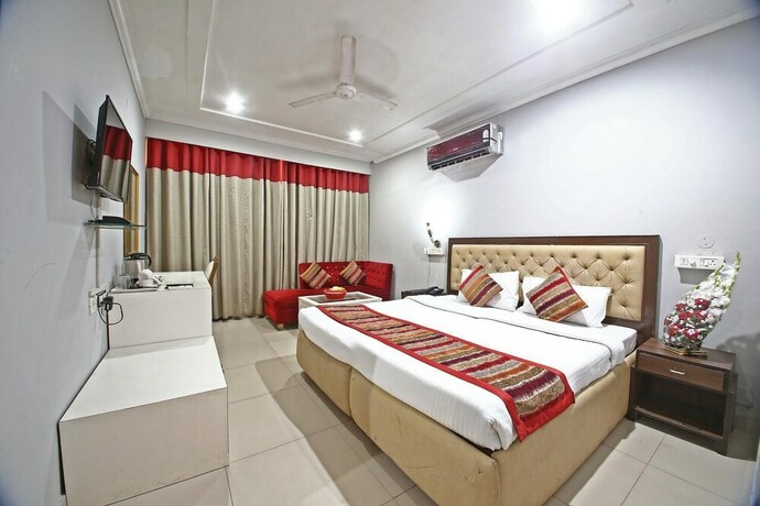 Imagen de la habitación del Hotel Diamond Plaza, Chandigarh. Foto 29