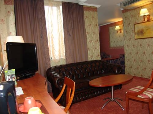 Imagen de la habitación del Hotel Diamond Plaza. Foto 27