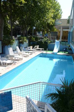 Imagen de la piscina del Hotel Diamond, Rimini. Foto 11