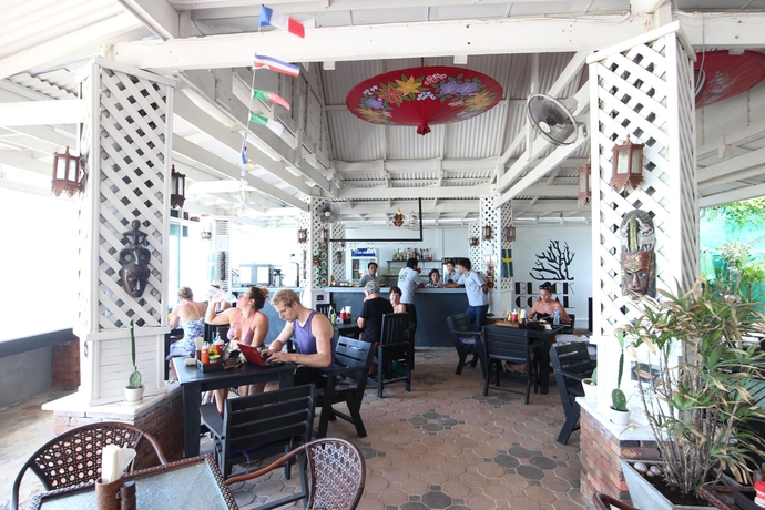 Imagen del bar/restaurante del Hotel Diamond Sand Palace. Foto 2