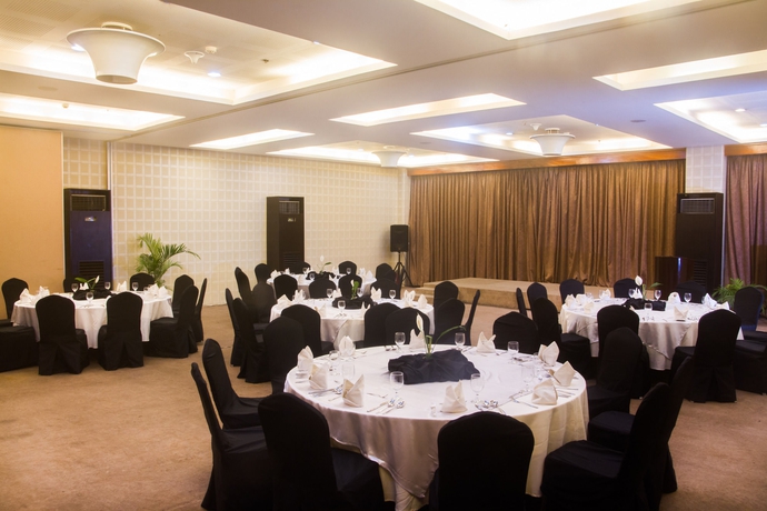 Imagen de los interiores del Hotel Diamond Suites and Residences. Foto 12