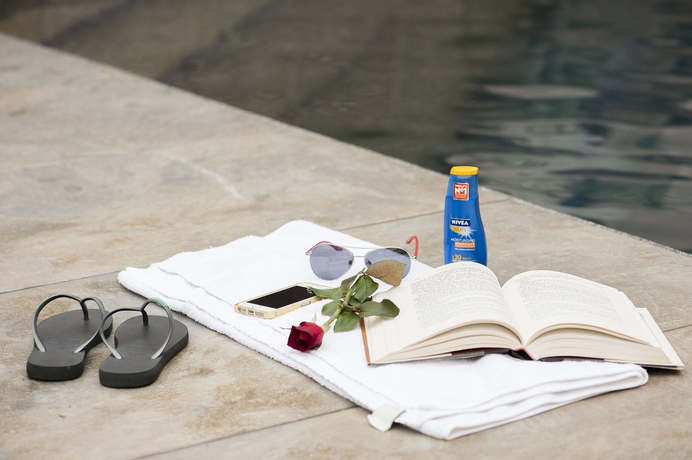 Imagen de la piscina del Hotel Diamond Suites and Residences. Foto 14