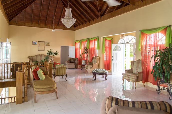 Imagen del bar/restaurante del Hotel Diamond Villa Yoga and Wellness. Foto 2