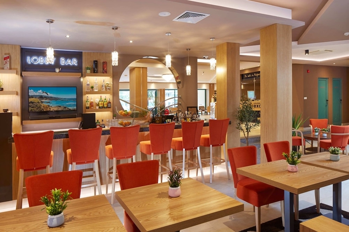 Imagen del bar/restaurante del Hotel Diamond -all Inclusive. Foto 2