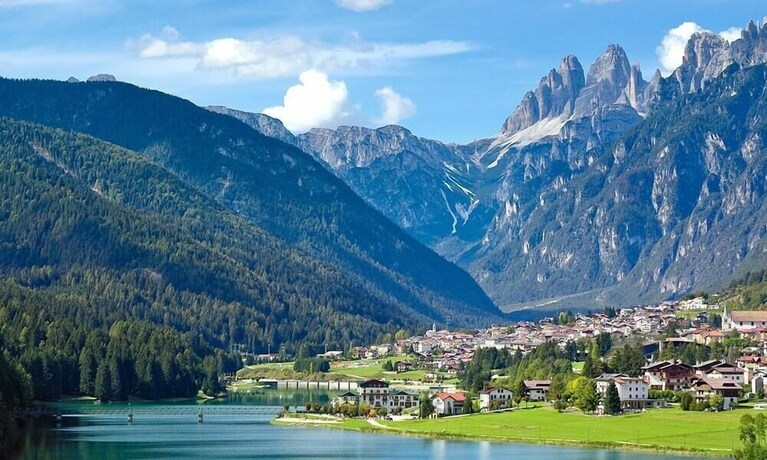 Imagen de los exteriores del Hotel Diana, Auronzo di Cadore. Foto 22