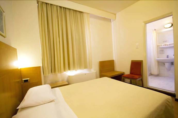 Imagen de la habitación del Hotel Diana, Chios. Foto 5