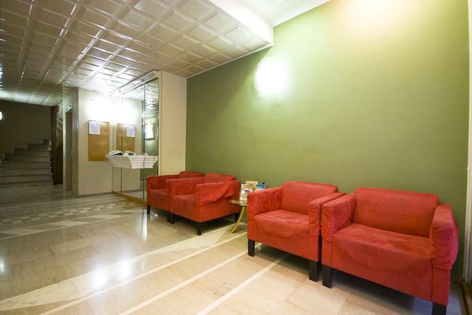 Imagen de los interiores del Hotel Diana, Chios. Foto 19