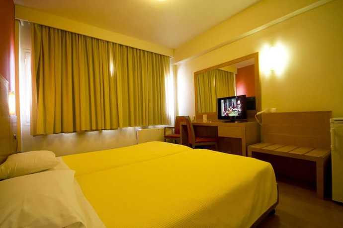 Imagen de la habitación del Hotel Diana, Chios. Foto 12