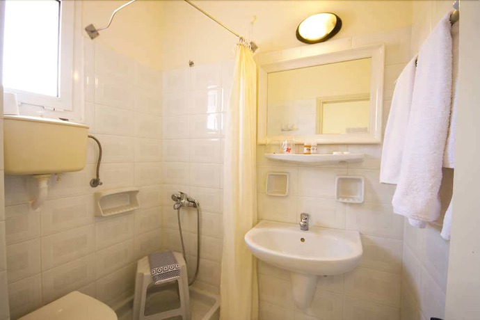 Imagen de la habitación del Hotel Diana, Chios. Foto 13