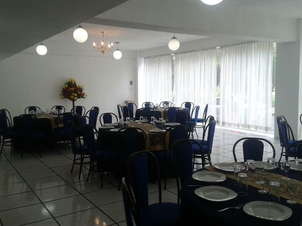 Imagen del bar/restaurante del Hotel Diana Del Bosque By Dot Urban. Foto 4