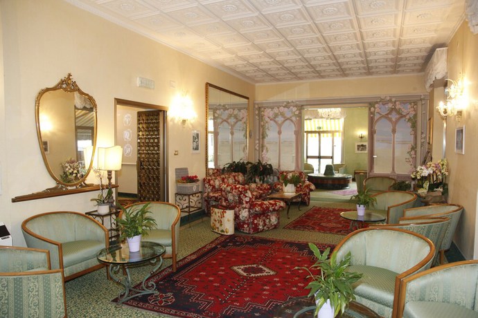 Imagen de los interiores del Hotel Diana, Grado. Foto 15