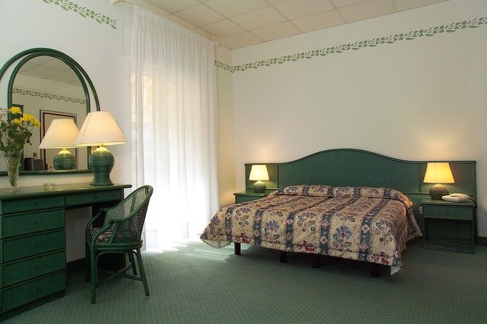 Imagen de la habitación del Hotel Diana, Grado. Foto 11