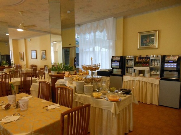 Imagen del bar/restaurante del Hotel Diana, Grado. Foto 8