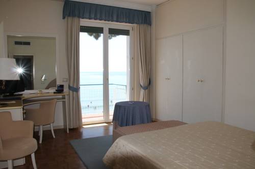 Imagen de la habitación del Hotel Diana Grand Hotel. Foto 7