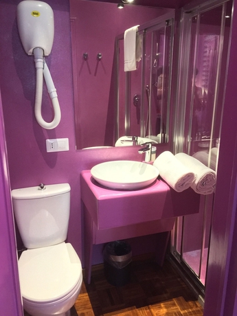 Imagen de la habitación del Hotel Diana, Lucca. Foto 18