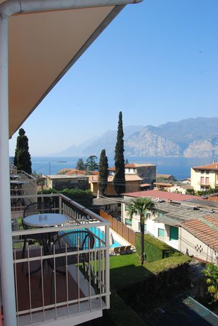 Imagen de la piscina del Hotel Diana, Malcesine. Foto 18