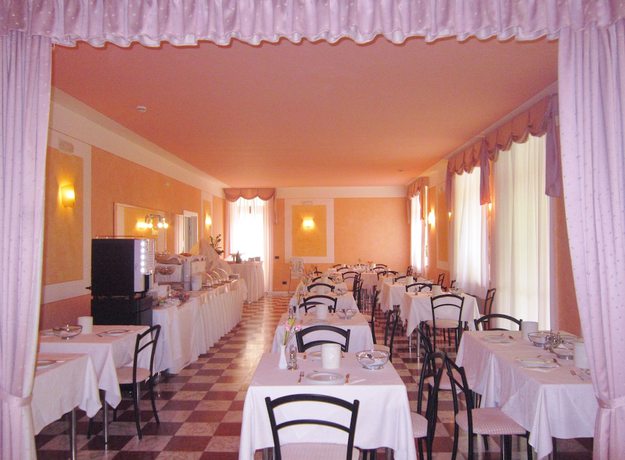 Imagen de los interiores del Hotel Diana, Malcesine. Foto 16