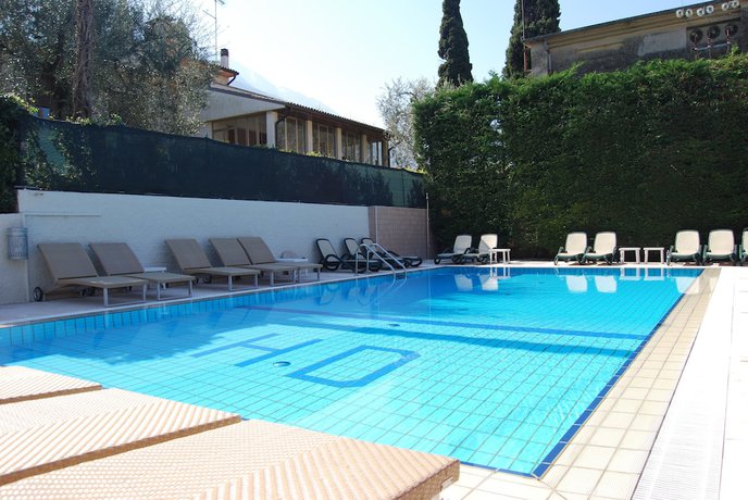 Imagen de la piscina del Hotel Diana, Malcesine. Foto 19