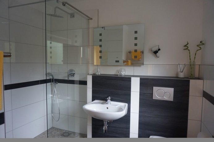 Imagen de la habitación del Hotel Diana, Malente. Foto 17