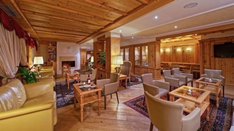 Imagen de los interiores del Hotel Diana, Patascoss. Foto 18