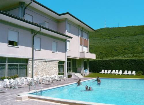 Imagen de la habitación del Hotel Diana, Riva del Garda. Foto 2