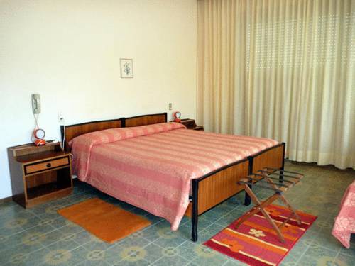 Imagen de la habitación del Hotel Diana, Riva del Garda. Foto 4
