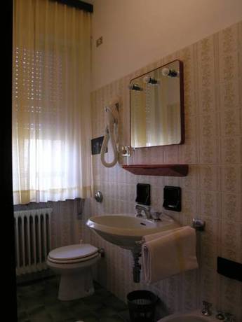 Imagen de la habitación del Hotel Diana, Riva del Garda. Foto 5