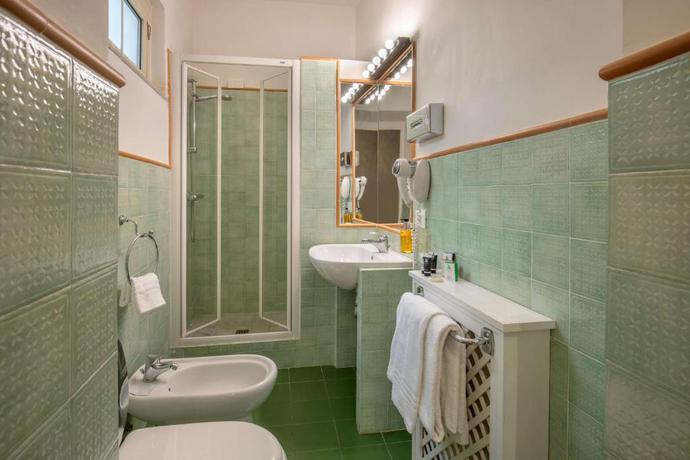 Imagen de la habitación del Hotel Diana Roof Garden. Foto 3