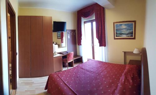 Imagen de la habitación del Hotel Diana, San Zeno di Montagna. Foto 8