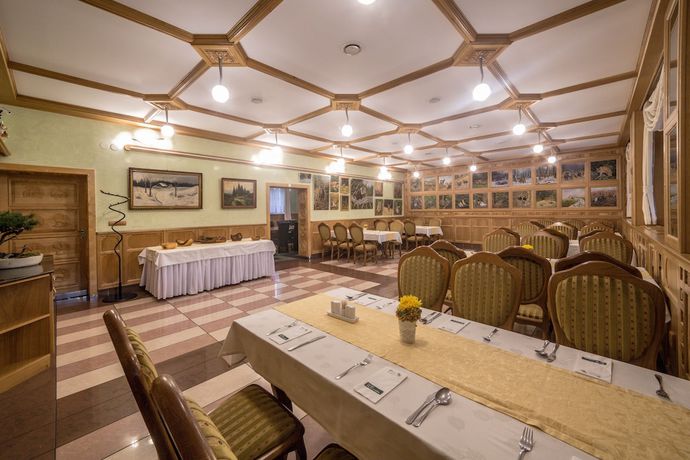 Imagen del bar/restaurante del Hotel Diana, Str&aacute;ža. Foto 8