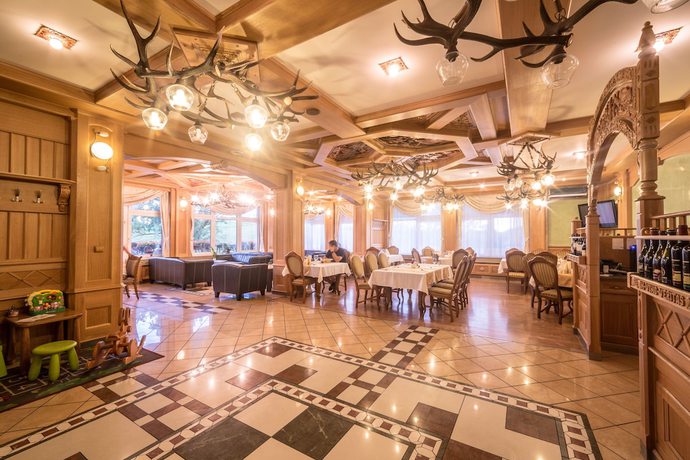 Imagen del bar/restaurante del Hotel Diana, Str&aacute;ža. Foto 10