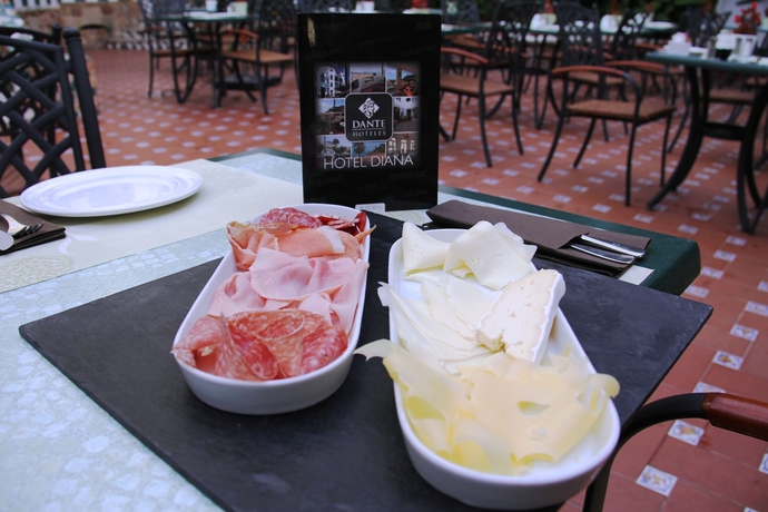 Imagen del bar/restaurante del Hotel Diana, Tossa de Mar. Foto 2