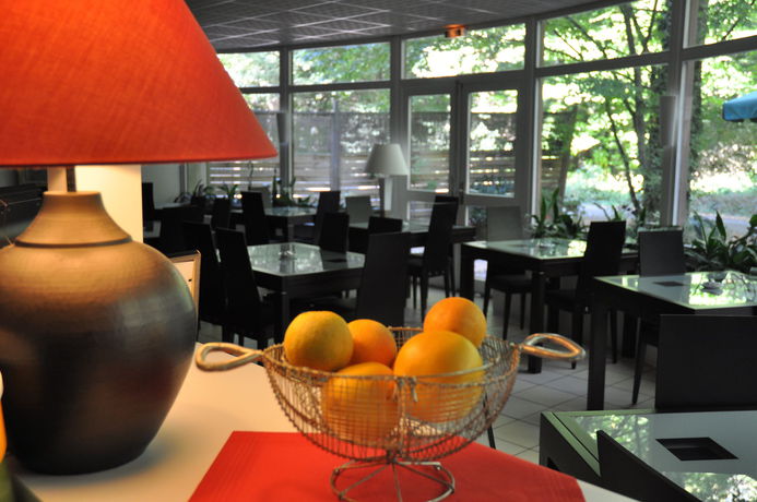 Imagen de los interiores del Hotel Diane. Foto 16