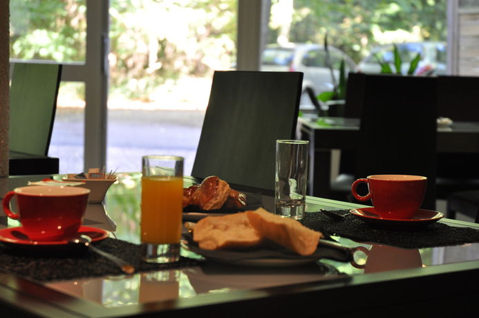 Imagen del bar/restaurante del Hotel Diane. Foto 2