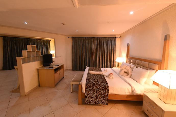 Imagen de la habitación del Hotel Diani Reef Beach Resort and Spa. Foto 5
