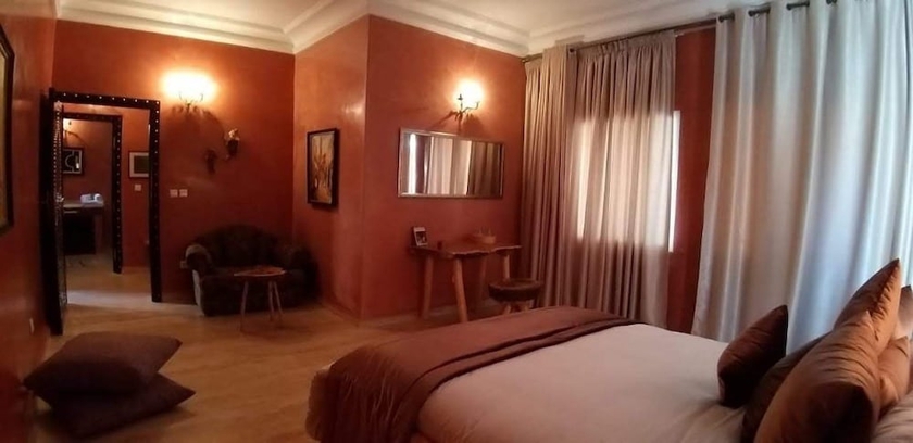 Imagen de la habitación del Hotel Diar Illi. Foto 15