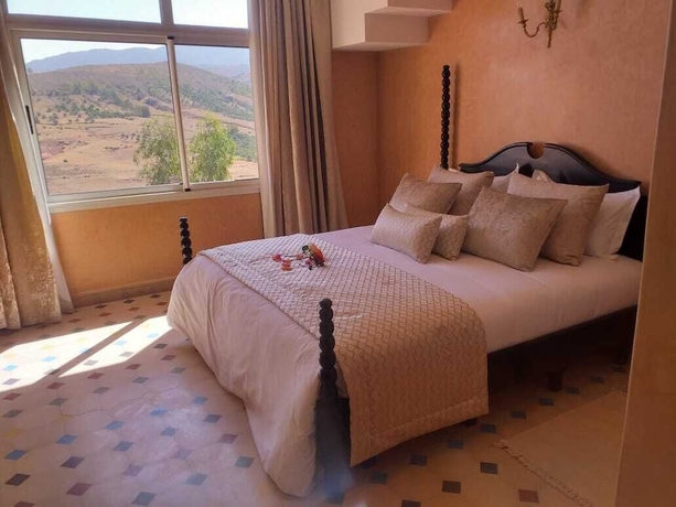 Imagen de la habitación del Hotel Diar Illi. Foto 17